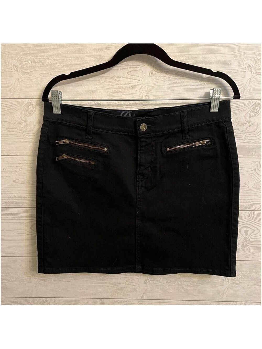 The Diva Women’s Black Denim Mini Skirt Size 8